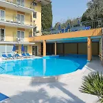 Drago By Double Hospitality 3* برنزوني سول جاردا
