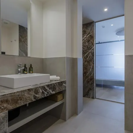 Drago By Double Hospitality Hotel