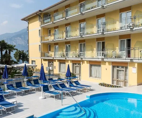 Drago By Double Hospitality 3* 브렌조네 술 가르다